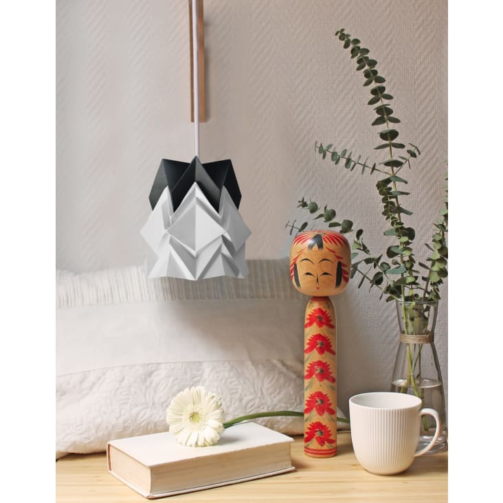 Petite suspension origami design bicolore en papier-HOUSEKI cropped-6