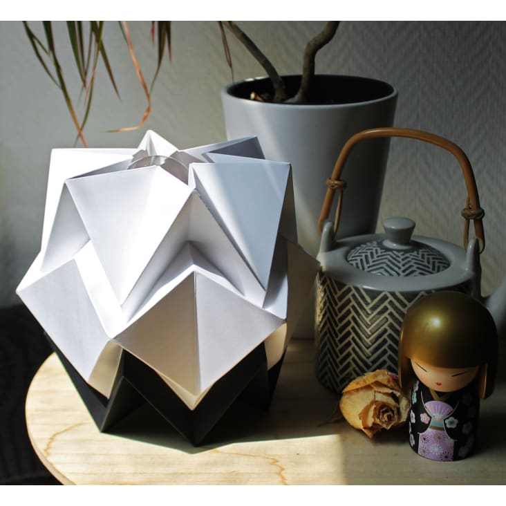 Lampe de table origami bicolore en papier taille S-HIKARI cropped-8
