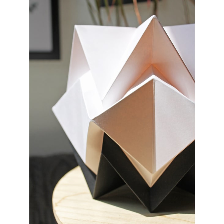 Lampe de table origami bicolore en papier taille S-HIKARI cropped-9