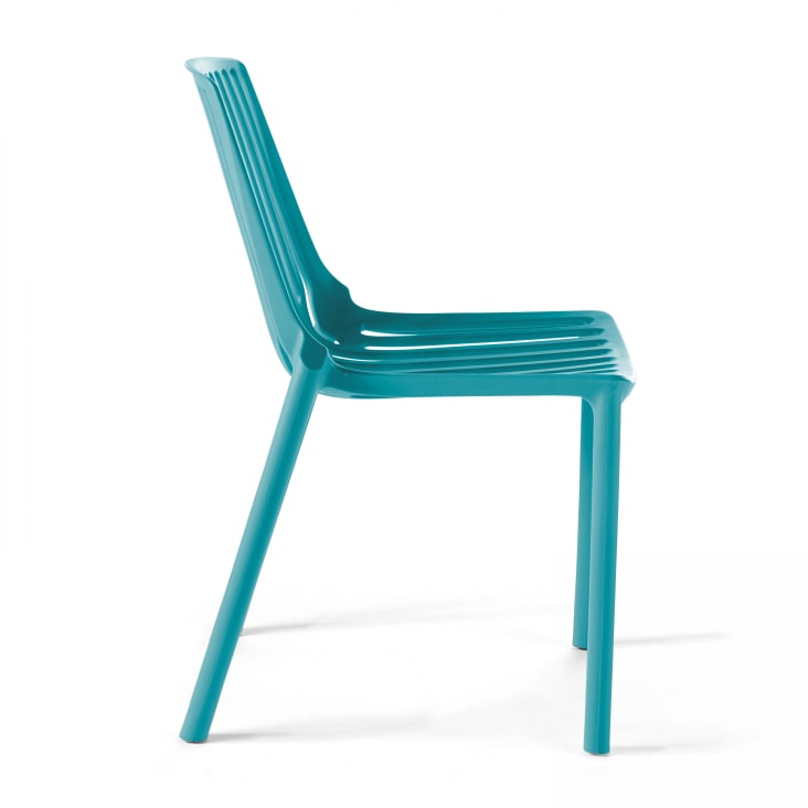 Chaise de jardin ajourée en plastique bleu-Paris cropped-3