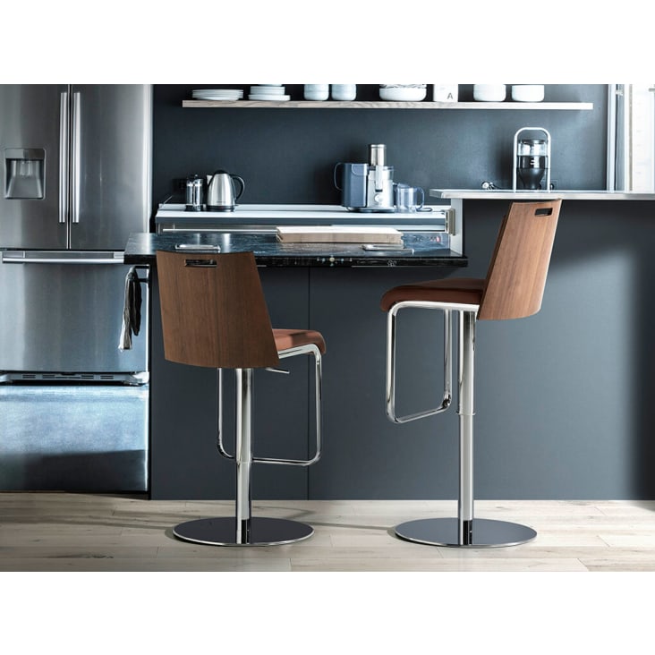 Sgabello bar moderno in metallo cromato e seduta in resina rossa, coppia sgabelli  cucina design moderni