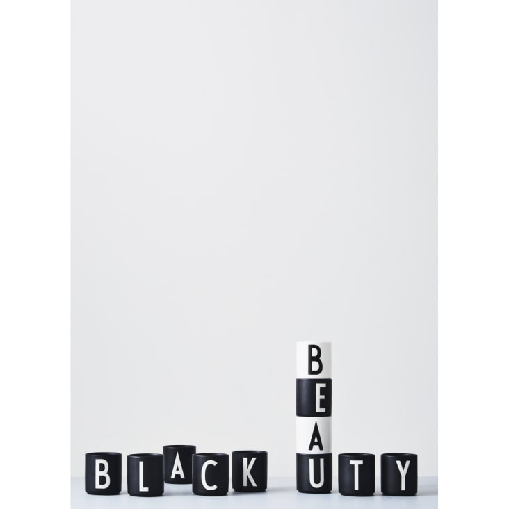 Tasse noire design letters porcelaine noir-PERSONAL A-Z cropped-8
