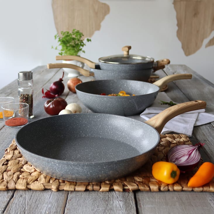 Poêle LACOR 20cm Aluminium Induction - Revêtement Antiadhésif - Poignées Silicone 180°C
