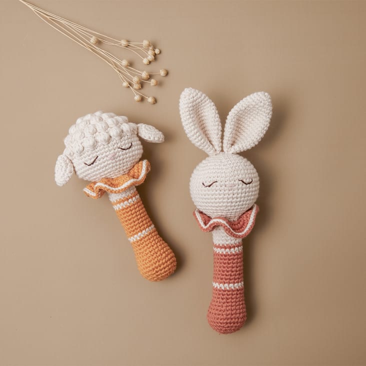 Hochet en crochet lapin  Brique cropped-6