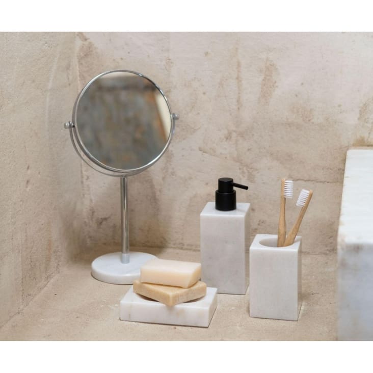 Miroir grossissant x5 en métal chromé et base ronde en marbre blanc-MARBRE cropped-3