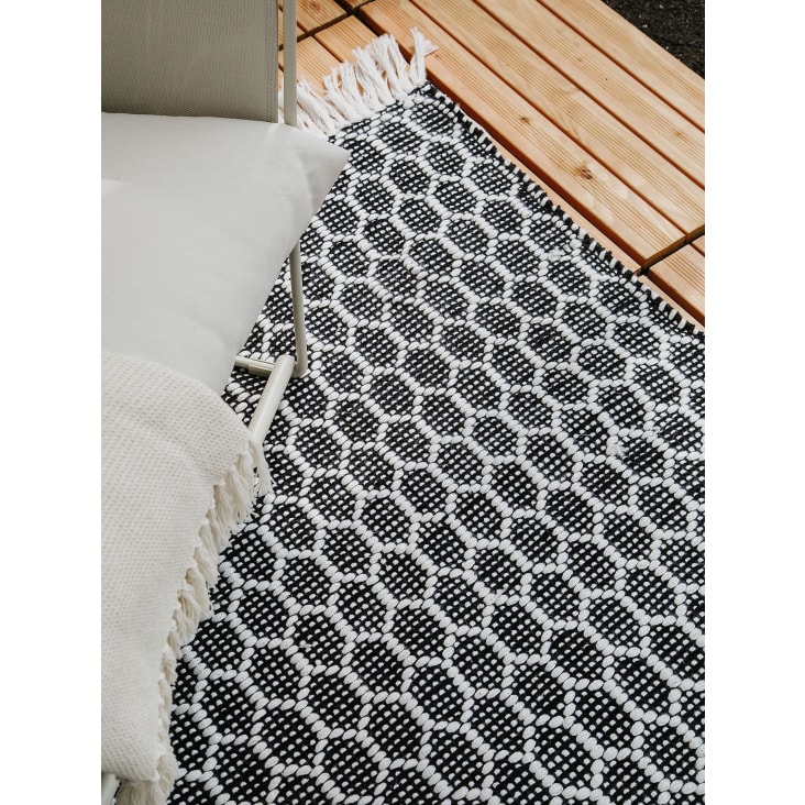Tapis fabriqué à partir de matériaux recyclés blanc & noir 80x150-MIMPI cropped-3