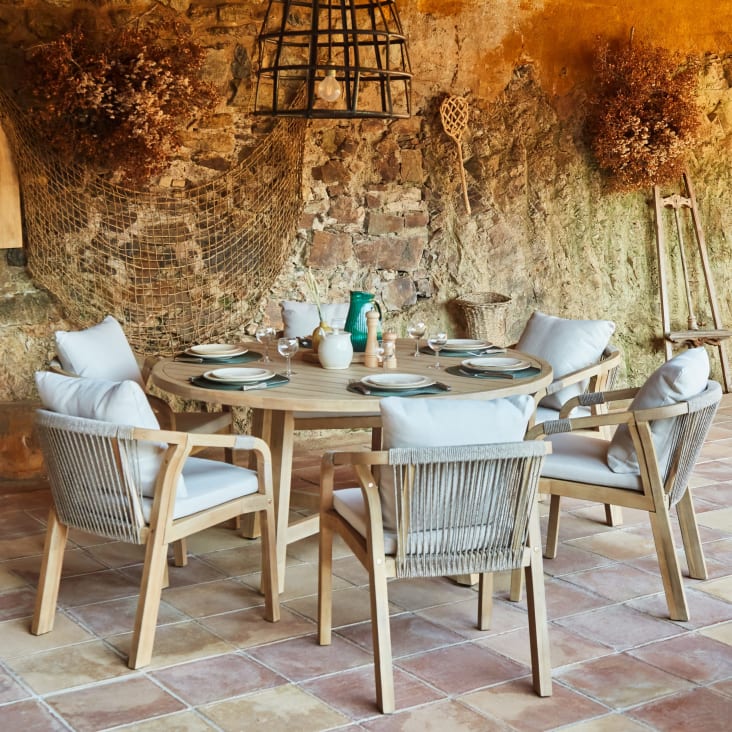 Tavolo tondo in legno chiaro per giardino RIVIERA