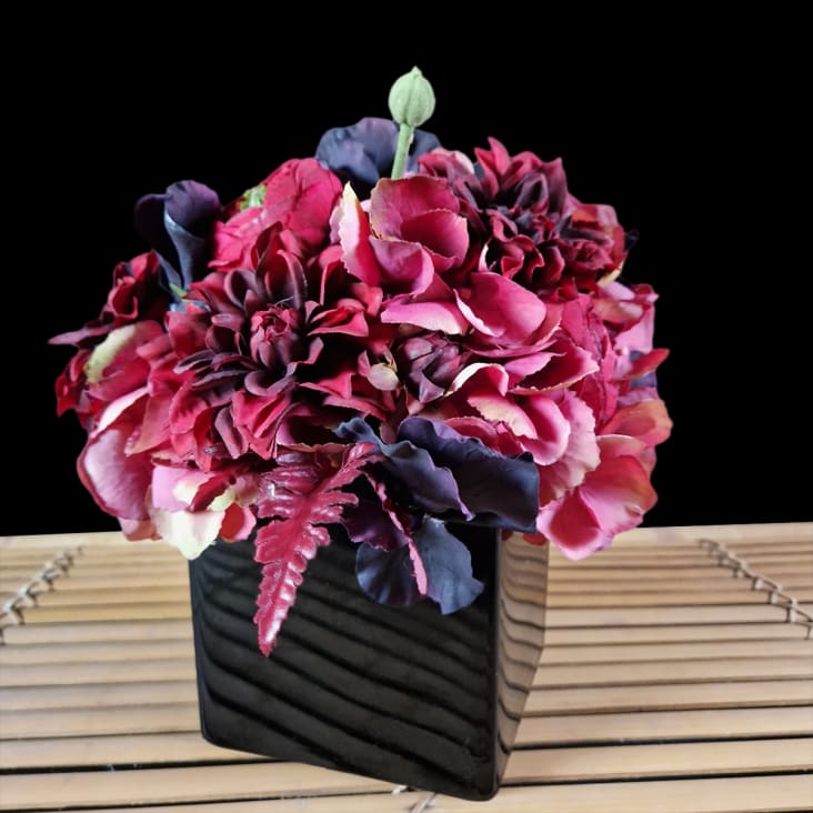 Vase décoratifs en verre noir H13-Sonia cropped-2