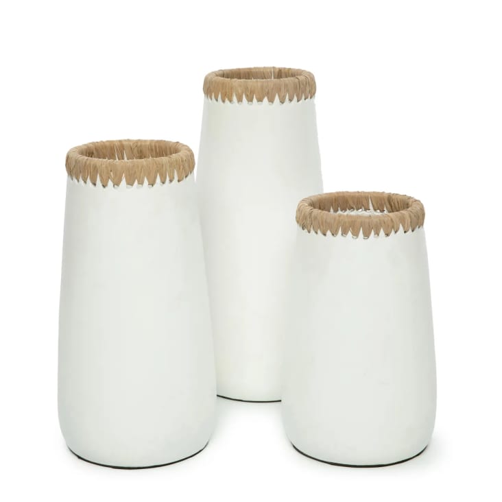 Vase en terre cuite blanc naturel H31-SNEAKY cropped-4