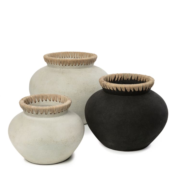 Vase en terre cuite noir naturel H19-STYLY cropped-7