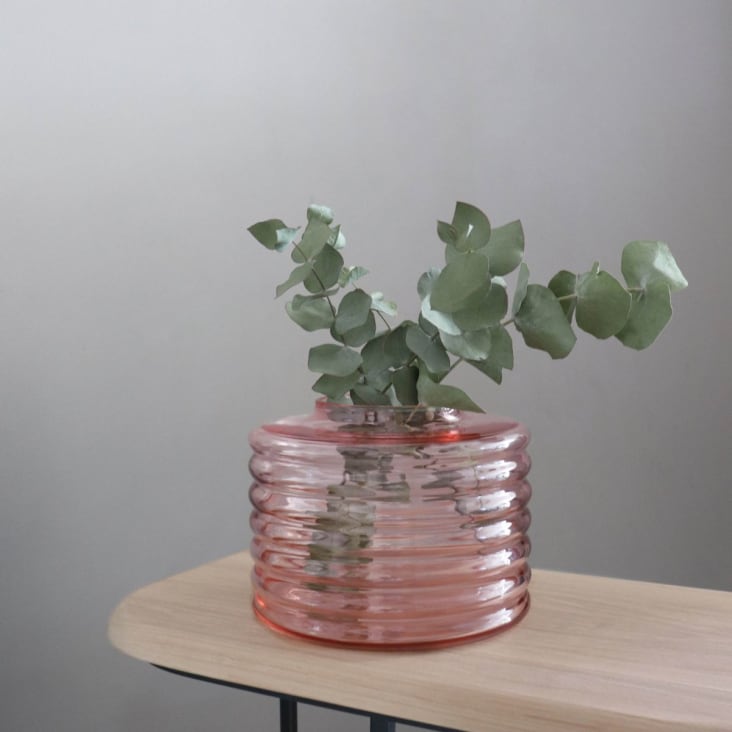 Vase déco en verre soufflé rose blush-LUKA cropped-3