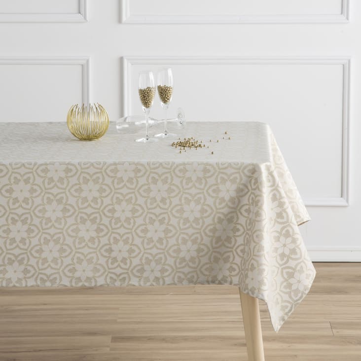 Mantel Tejido Jacquard Dorado Con Tratamiento Antimanchas 150x250 Cm Cetus Oro Maisons Du Monde 2711