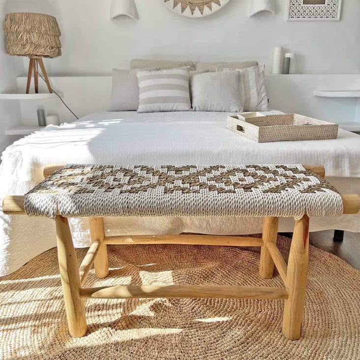 Baúl y banco de eco madera, tapizado con textil color gris