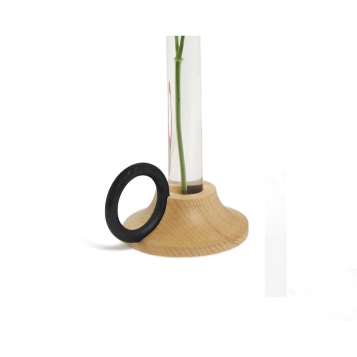 Le soliflore : 12 idées déco pour adopter le vase à une fleur