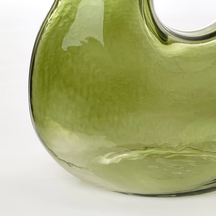 Vase en verre vert clair H25-Jay cropped-4