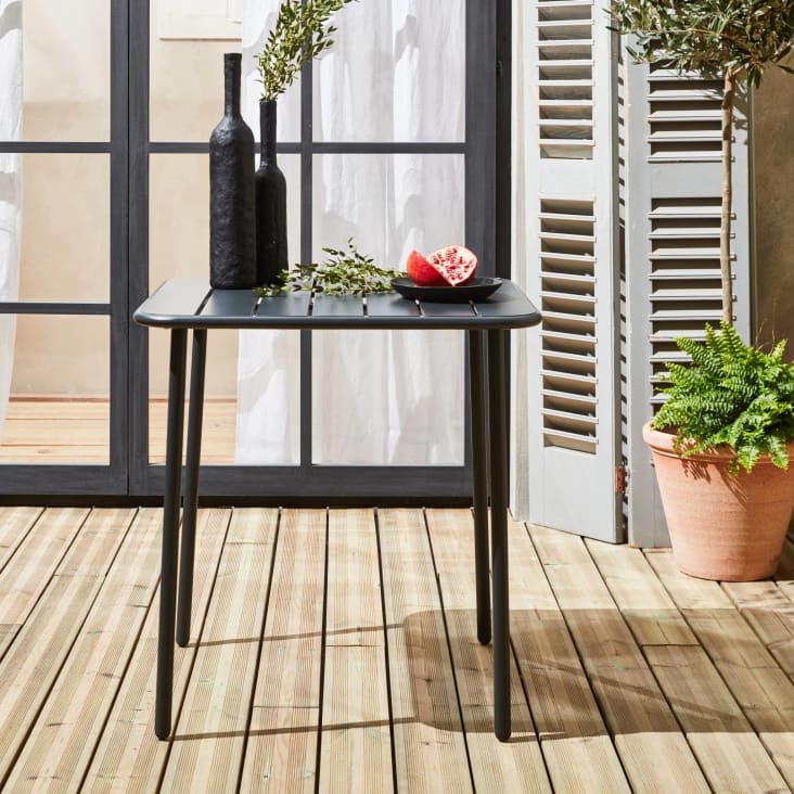 Square Table – Table dotée de cheminée pour jardin