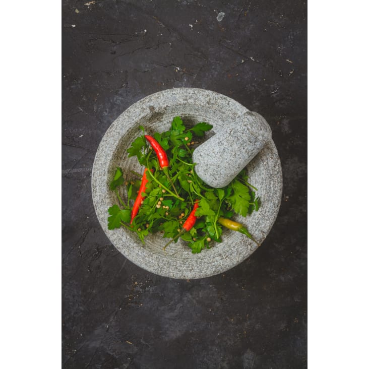 Mortero y mortero de piedra natural para especias, especias, pastas, pestos  y guacamole 15 cm : : Hogar y cocina