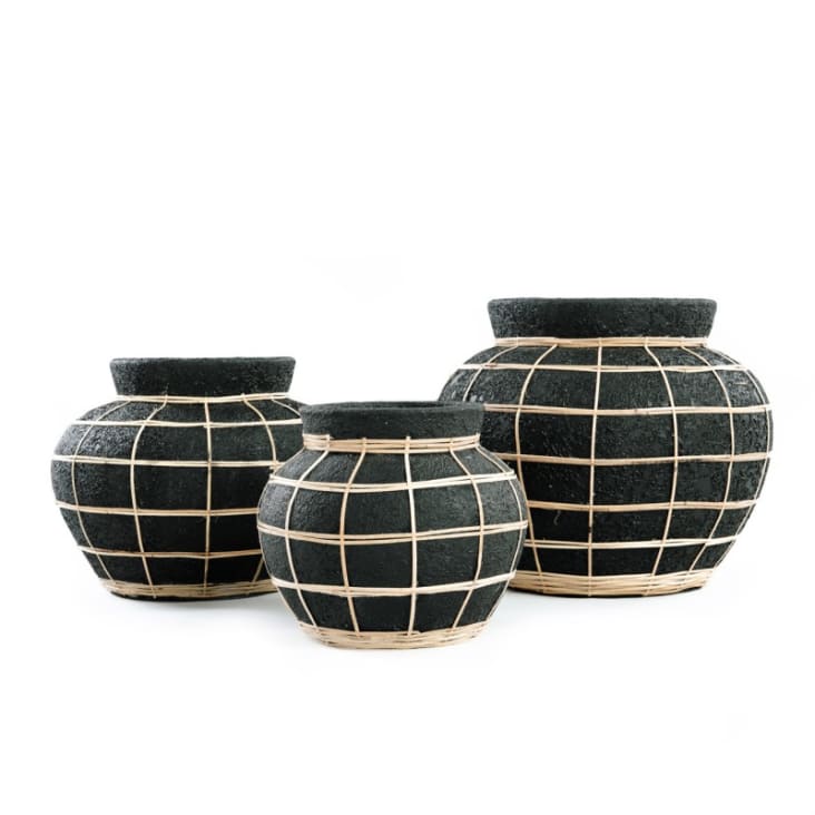 Vase en terre cuite noire naturel H19-BELLY cropped-7
