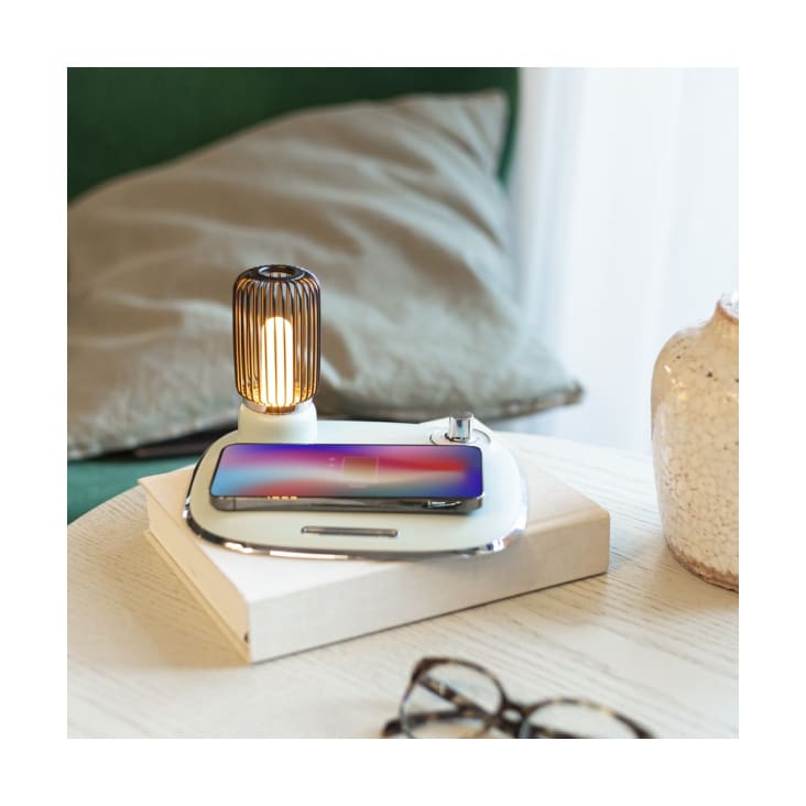 Achetez Livoo Lampe de chevet chargeur induction fast charge chez   pour 39.00 EUR. EAN: 3523930103148