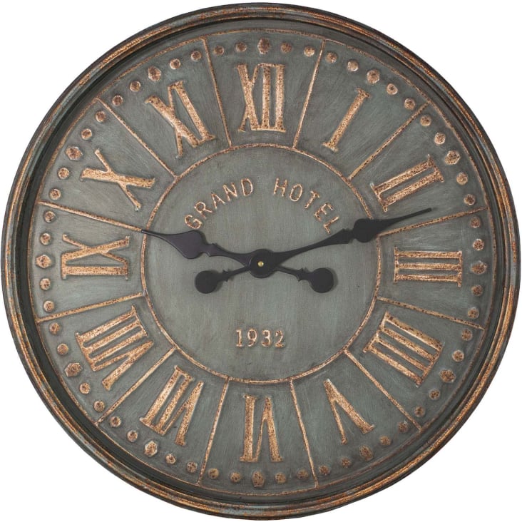 Horloge Murale En Bois Vintage Avec Baromètre Sur Fond Blanc Photo