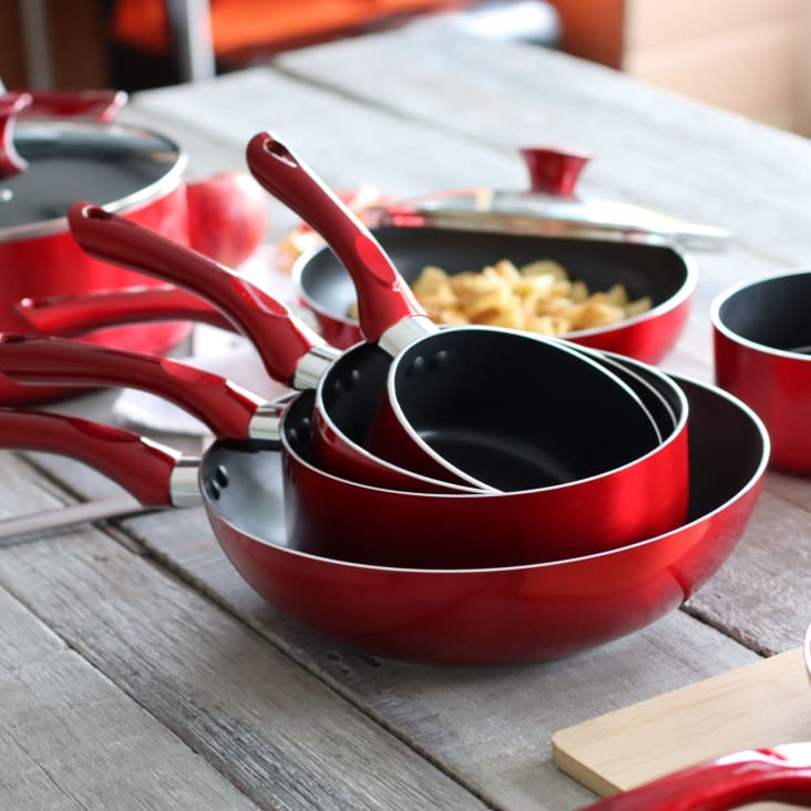 Batterie de cuisine 7 pièces aluminium rouge compatible induction