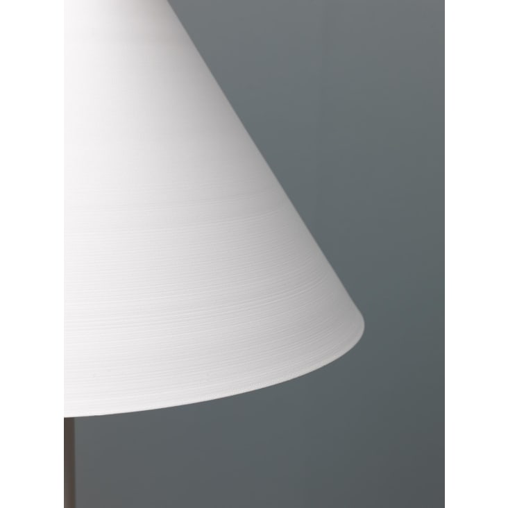 Lampada Da Terra Con Paralume Triangolare, Design Moderno - 2