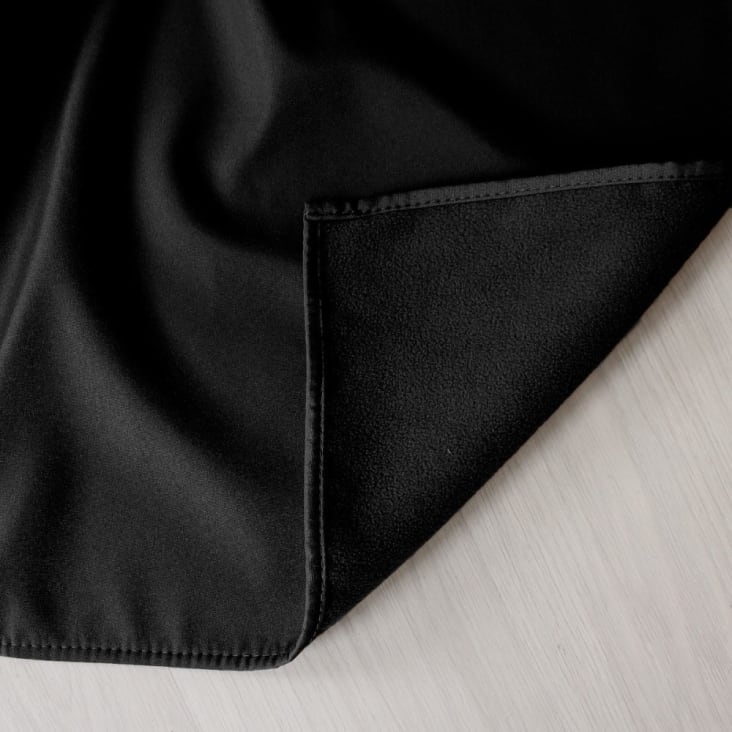 Rideau thermique en microfibre doublée polyester noir 135x240 cm cropped-6