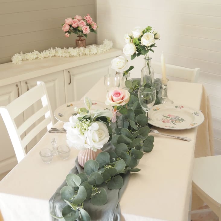 Pot De Fleurs Blanches