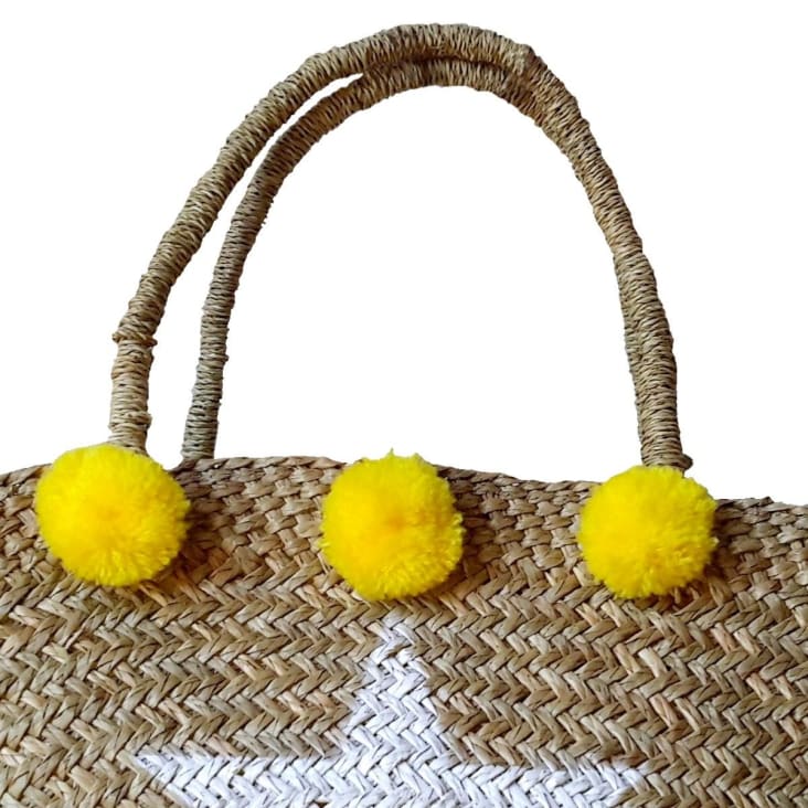 Panier de plage en jonc de mer pompons jaunes Maisons du Monde
