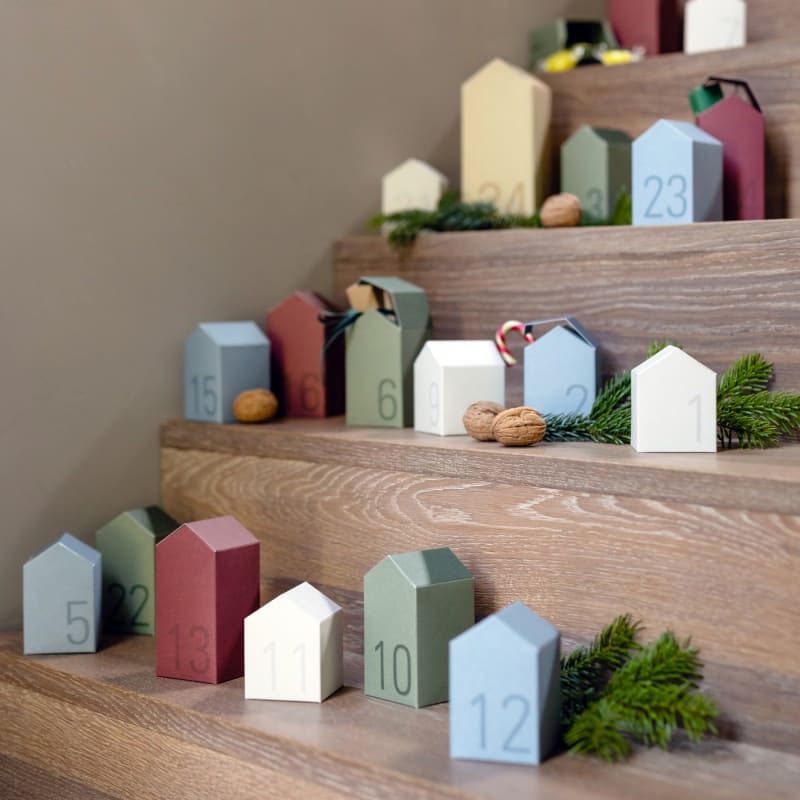 Calendrier de l'Avent Village multicolore - détail des maisons numérotées