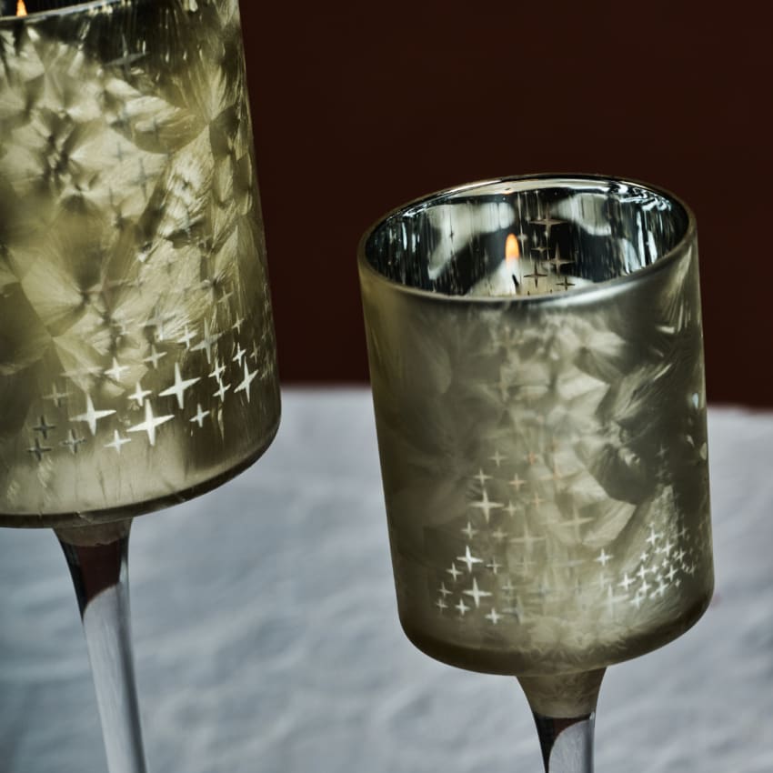 Windlicht auf Ständer aus satiniertem Glas H25, Grau und Hellgold Noël