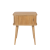 Table d'appoint design en bois clair