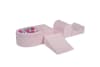 Giochi di schiuma con una vasca di palline bianche, grigie e rosa