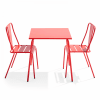 Stuhl Gartentisch quadratisch und 2 rote Bistrostühle