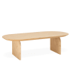 Mesa de centro ovalada de madera maciza en tono medio de 100x35cm