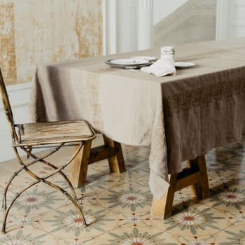Nappe de table damassée beige Prestige 150x250 cm. Réf. 130