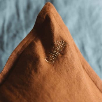 Les essentiels - Taie d'oreiller en lin lavé marron cuivre 50x75