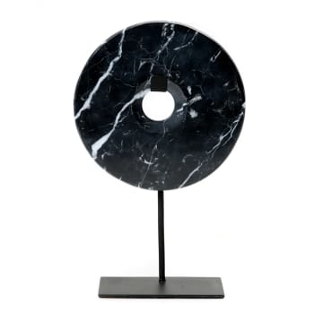 Marble - Estatua de mármol negro sobre una base de metal grande