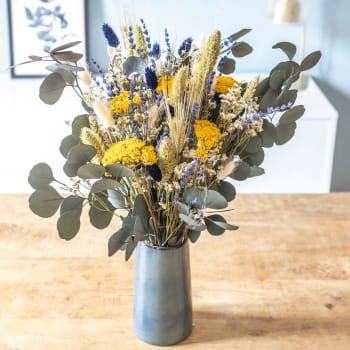 Bouquet de fleurs séchées à base de lavande et d'eucalyptus