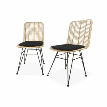 CAHYA - Dos sillas de ratán natura y metal, cojines negros