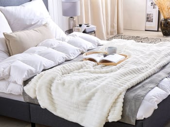 Aware Kuscheldecke Baumwolle - 152x203cm Zickzack-Muster Natur/Schwarz