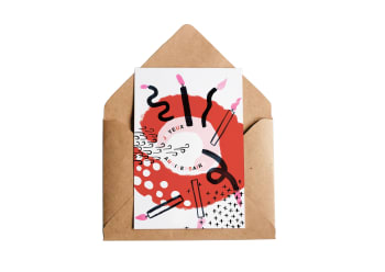gâteau et bougies - Carte postale double avec enveloppe en papier recyclé