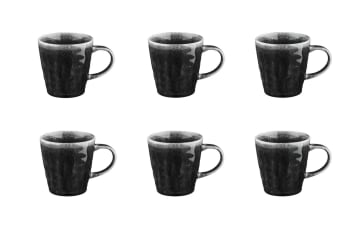 Una Tazza Di Caffè Nero Con Una Sciarpa Calda Su Sfondo Di Legno Immagine Filreted Image46828536