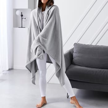 Essential - Plaid à capuche uni en polyester gris 165x115