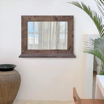 Natay - Espejo de pared de madera maciza con balda en tonos oscuros 68x58cm