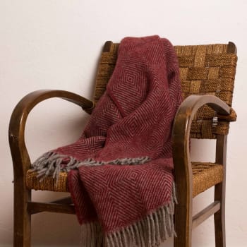 GOTLAND DIA - Wolldecke aus 100% Schurwolle, Rot/Grau, 140x220 cm
