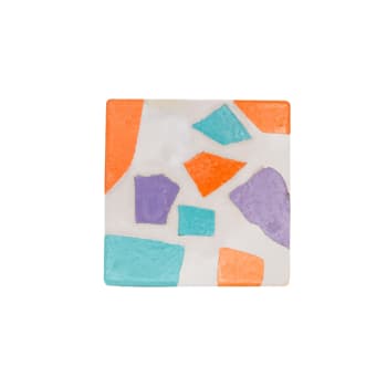 Dessous de plat carré en béton orange, lilas et turquoise
