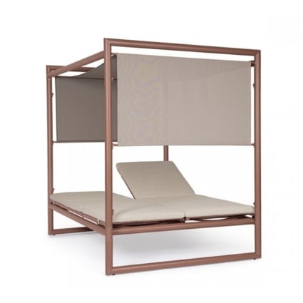 Lit de jour en aluminium rouille avec fauteuils de relaxation beige — free download