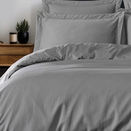 Parure De Lit Satin 3 Pièces: Housse De Couette 220x240 + 2 Taies 65x65 Gris Foncé