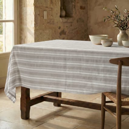 Tischdecke mit Fleckschutz 100% Baumwolle grau 155x155 cm Rayas